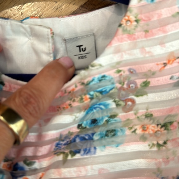 Adorable designer party dress - Picture 4 of 5